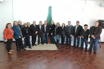 Foto - Ato marca entrega de 34 casas aos beneficiários do loteamento Caminho das Palmeiras