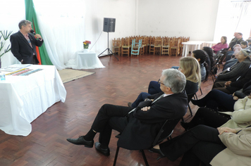 Foto - Ato marca entrega de 34 casas aos beneficiários do loteamento Caminho das Palmeiras