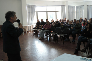 Foto - Ato marca entrega de 34 casas aos beneficiários do loteamento Caminho das Palmeiras