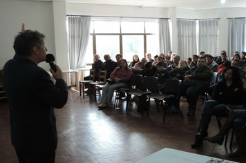 Foto - Ato marca entrega de 34 casas aos beneficiários do loteamento Caminho das Palmeiras