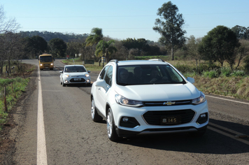 Foto - Ato marca recepção à centelha da chama da Pátria em Pejuçara.