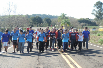 Foto - Ato marca recepção à centelha da chama da Pátria em Pejuçara.