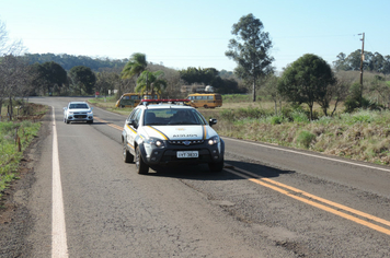 Foto - Ato marca recepção à centelha da chama da Pátria em Pejuçara.