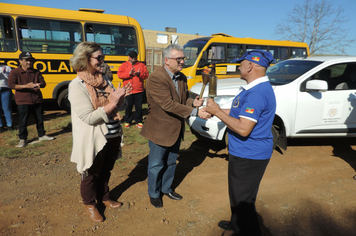 Foto - Ato marca recepção à centelha da chama da Pátria em Pejuçara.