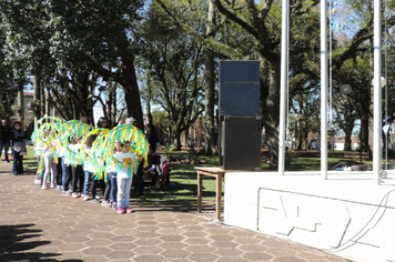 Foto - Ato oficial marca abertura da programação da Semana da Pátria em Pejuçara
