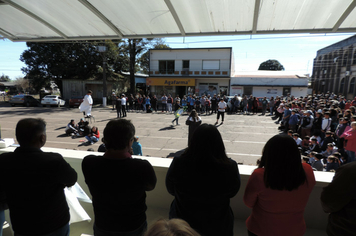 Foto - Ato oficial marca abertura da programação da Semana da Pátria em Pejuçara