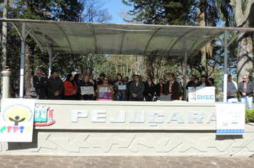 Foto - Ato oficial marca abertura da programação da Semana da Pátria em Pejuçara
