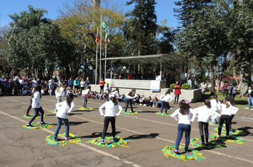 Foto - Ato oficial marca abertura da programação da Semana da Pátria em Pejuçara