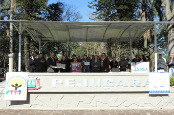 Foto - Ato oficial marca abertura da programação da Semana da Pátria em Pejuçara