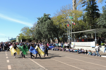 Foto - Ato oficial marca abertura da programação da Semana da Pátria em Pejuçara
