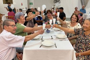 Foto - Réveillon dos Idosos