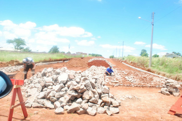 Foto - Calçamento vai beneficiar dois bairros de Pejuçara