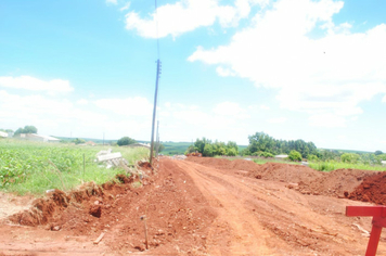 Foto - Calçamento vai beneficiar dois bairros de Pejuçara