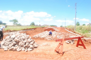 Foto - Calçamento vai beneficiar dois bairros de Pejuçara