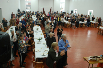 Foto - Celebração à vida e as amizades no almoço dos Idosos de Pejuçara