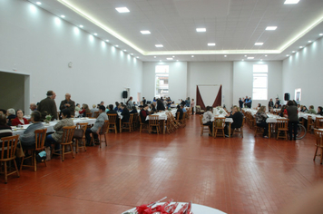 Foto - Celebração à vida e as amizades no almoço dos Idosos de Pejuçara