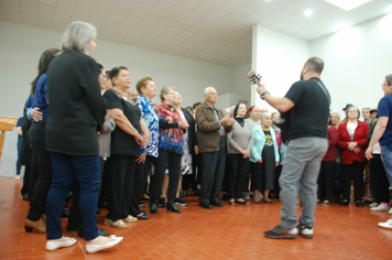 Foto - Celebração à vida e as amizades no almoço dos Idosos de Pejuçara