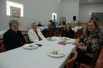 Foto - Celebração à vida e as amizades no almoço dos Idosos de Pejuçara