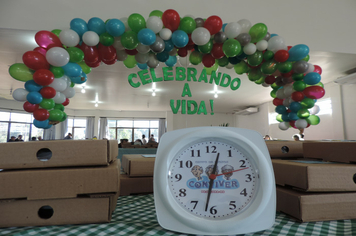 Foto - CRAS reúne idosos aniversariantes do 1º semestre para comemorar