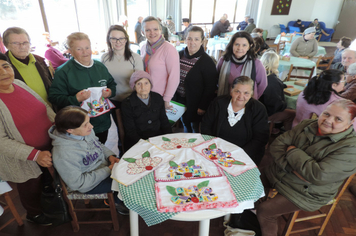 Foto - CRAS reúne idosos aniversariantes do 1º semestre para comemorar