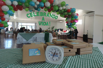 Foto - CRAS reúne idosos aniversariantes do 1º semestre para comemorar