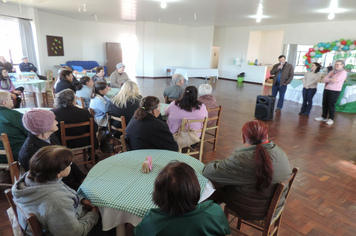 Foto - CRAS reúne idosos aniversariantes do 1º semestre para comemorar