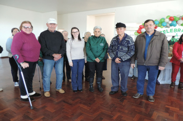 Foto - CRAS reúne idosos aniversariantes do 1º semestre para comemorar