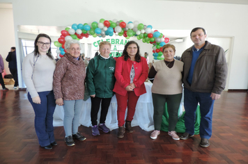 Foto - CRAS reúne idosos aniversariantes do 1º semestre para comemorar