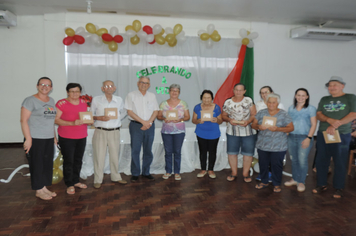 Foto - CRAS reúne idosos para comemorar os aniversários do segundo semestre de 2019