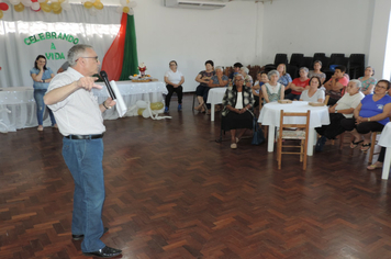 Foto - CRAS reúne idosos para comemorar os aniversários do segundo semestre de 2019