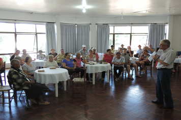 Foto - CRAS reúne idosos para comemorar os aniversários do segundo semestre de 2019