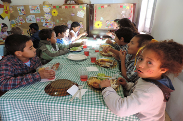 Foto - Crianças ganham festa julina no SCFV Criança Esperança