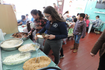 Foto - Crianças ganham festa julina no SCFV Criança Esperança