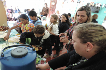 Foto - Crianças ganham festa julina no SCFV Criança Esperança