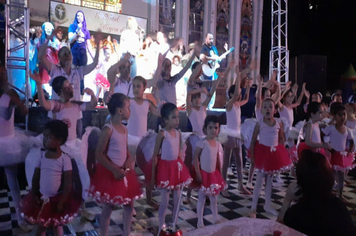 Foto - Espetáculo de Natal do Cepib encanta em Cruz Alta