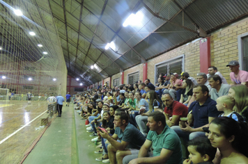Foto - Finais do Futsal movimentam público desportivo de Pejuçara