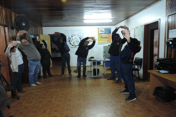 Foto - Ginástica laboral movimenta setores municipais em Pejuçara
