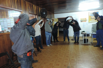Foto - Ginástica laboral movimenta setores municipais em Pejuçara