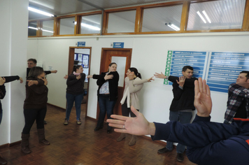 Foto - Ginástica laboral movimenta setores municipais em Pejuçara