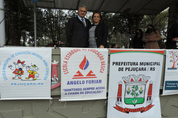 Foto - Homenagem a Pátria em Drive Thru Cívica tem boa participação