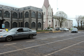 Foto - Homenagem a Pátria em Drive Thru Cívica tem boa participação