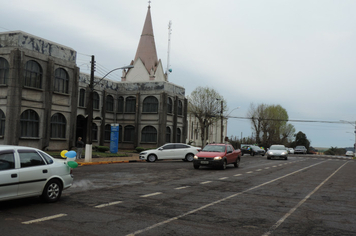 Foto - Homenagem a Pátria em Drive Thru Cívica tem boa participação