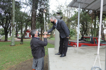Foto - Homenagem a Pátria em Drive Thru Cívica tem boa participação
