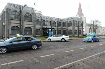 Foto - Homenagem a Pátria em Drive Thru Cívica tem boa participação