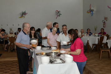 Foto - Idosos de Pejuçara confraternizam e celebram o réveillon