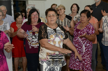 Foto - Idosos de Pejuçara confraternizam e celebram o réveillon