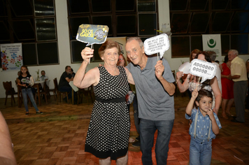 Foto - Idosos de Pejuçara confraternizam e celebram o réveillon