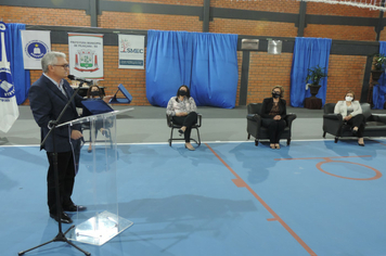 Foto - Investimento superior a R$ 600 mil propicia entrega de Ginásio a Escola Municipal