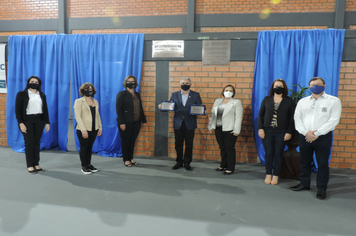 Foto - Investimento superior a R$ 600 mil propicia entrega de Ginásio a Escola Municipal