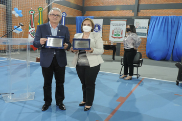 Foto - Investimento superior a R$ 600 mil propicia entrega de Ginásio a Escola Municipal